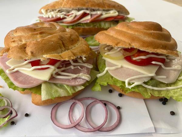 Sandwich cu Salam