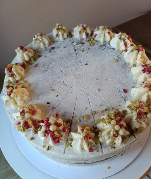 Tort de fistic cu zmeura