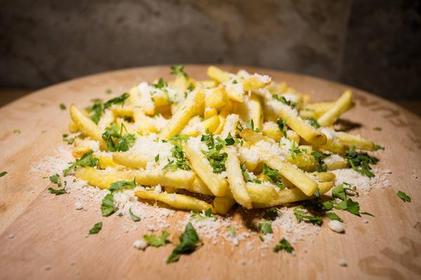 Cartofi Pai cu Usturoi și Parmezan