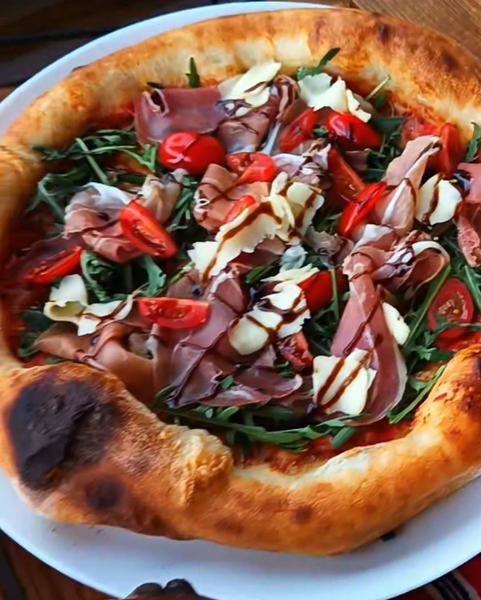 Pizza Prosciutto Crudo e Rucolla