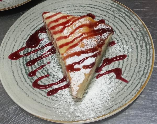 Placinta Dobrogeana cu Brânză Dulce și Stafide