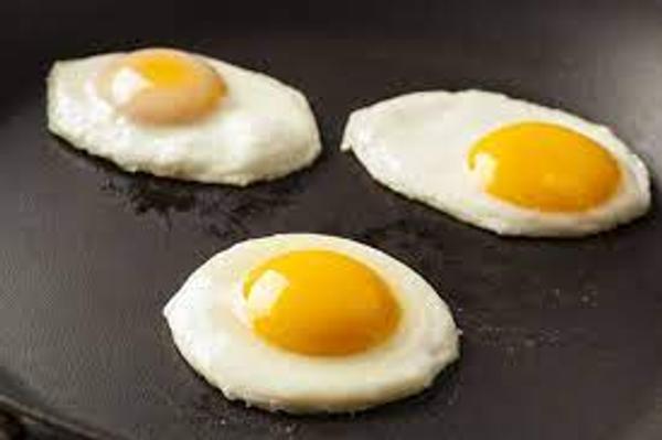 Ouă Ochiuri/ Omleta Simplă (3 Ouă)