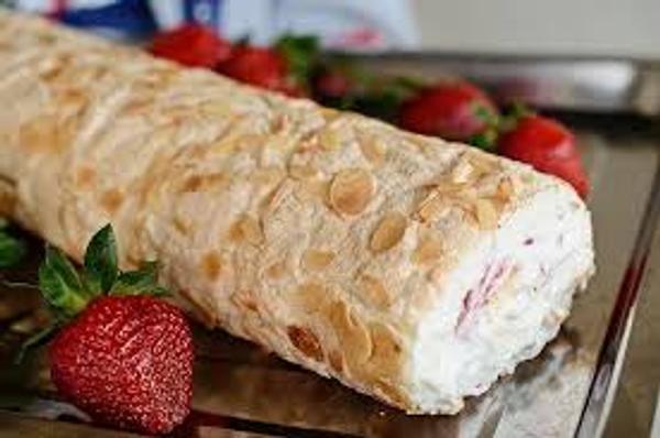 Pavlova cu Inghetata