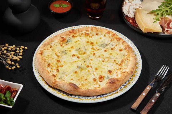 Pizza Quattro Formaggi