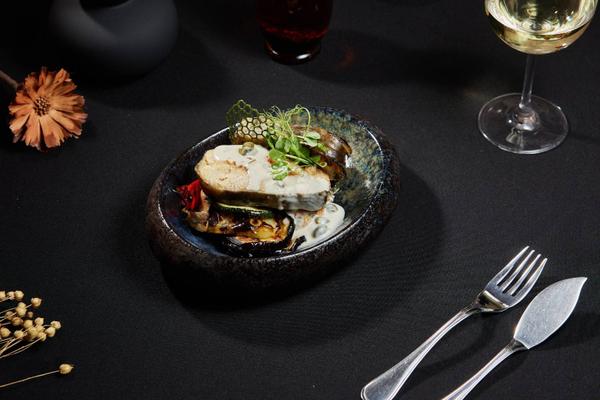 Somon la Grill Cu Sos Mediteranean