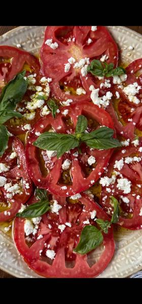 Salata de Roșii cu Branza de Capra, Bettine