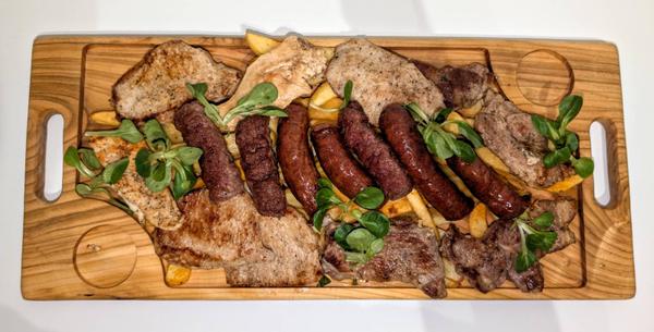 Platou Mix Grill (Recomandat Pt. 2 Persoane)