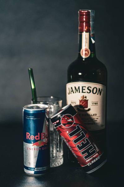 Whiskey-Cola/juice/energy