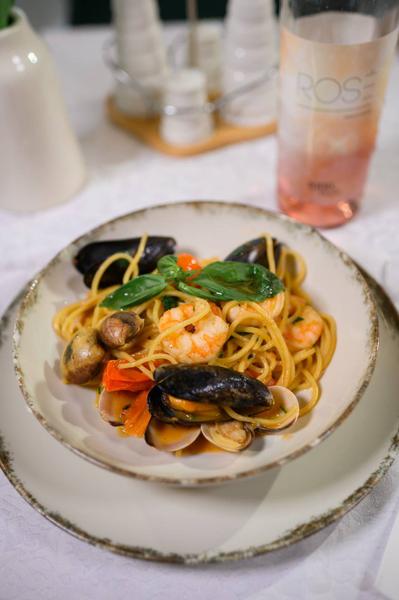 Spaghetti cu fructe de mare 