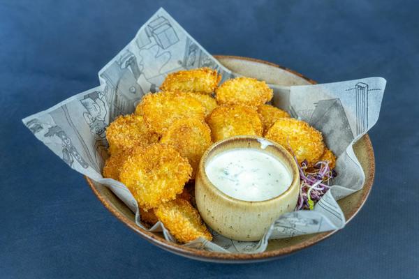 Dovlecei in Panko cu Sos Tzatziki