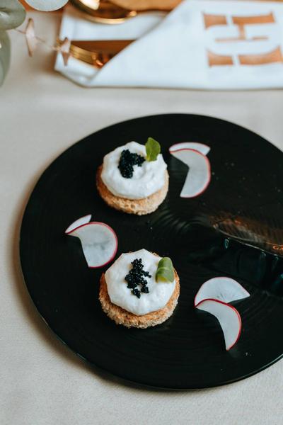 Spumă de Icre pe Pat de Paine Toast si Caviar de Somon / 2 Buc / 50 Gr