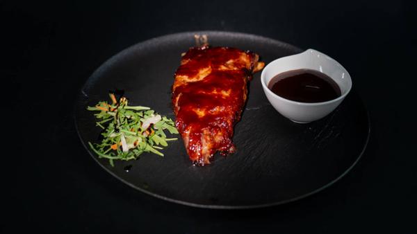 Scăriță de Porc cu Sos Bbq