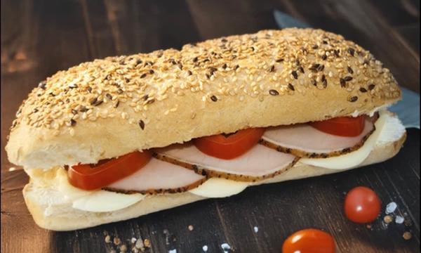 Sandwich cu Cotlet Haiducesc