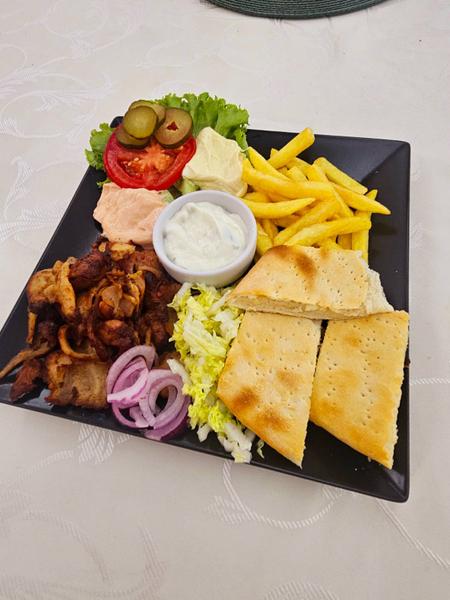 Gyros de Pui sau porc la Farfurie 