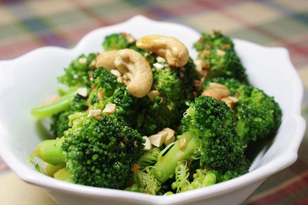 Broccoli cu Unt si Usturoi