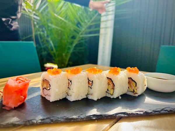 Somon&caviar Sushi