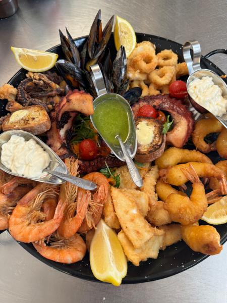 Dublu Mixt Fructe de Mare cu Caracatiță 