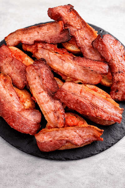 Bruschete bacon și roșii 