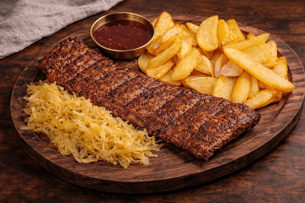 Coastite de Porc cu Sweet Chilli și Cartofi Dippers, Varză Murată 