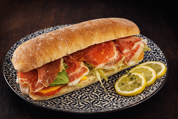 Sandwich cu Jamon 