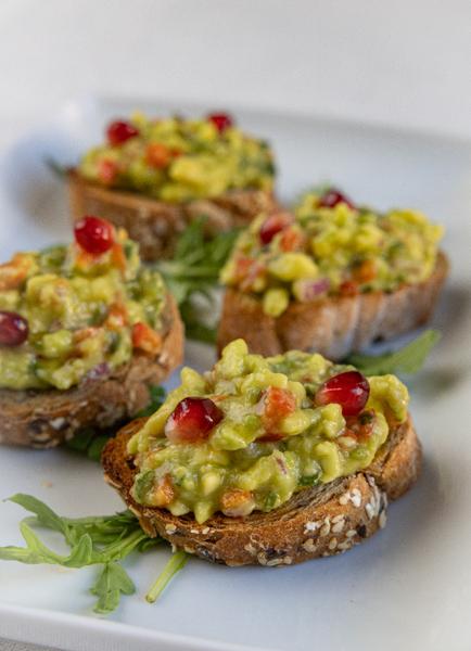 Bruschete cu Guacamole