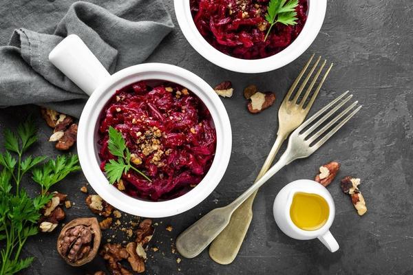 Salată de Sfeclă Roșie cu Hrean