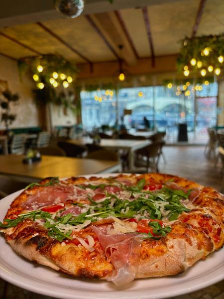 Pizza Mamma Mia cu Rucola
