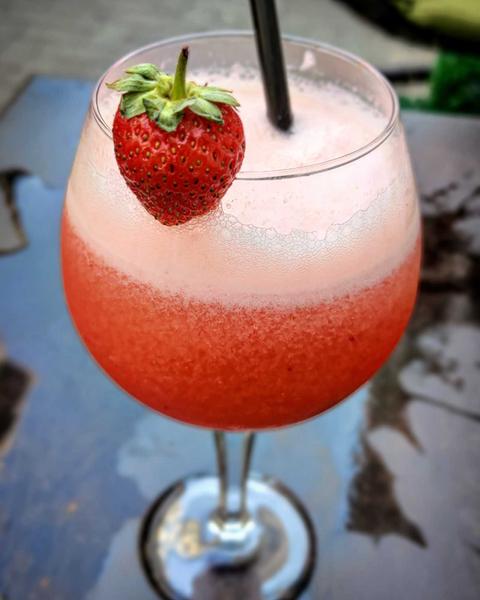 Limonadă Strawberry- Coconut Mix