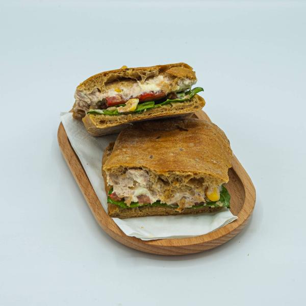 Sandwich cu Ton