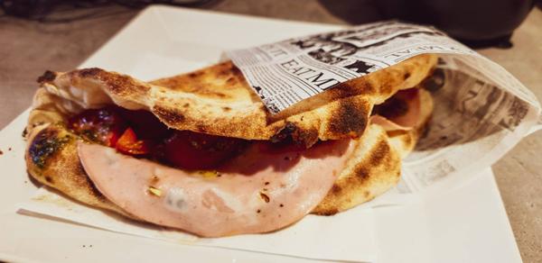 Panuozzo Mortadella, Espresso / Cola / Apă plată/minerală