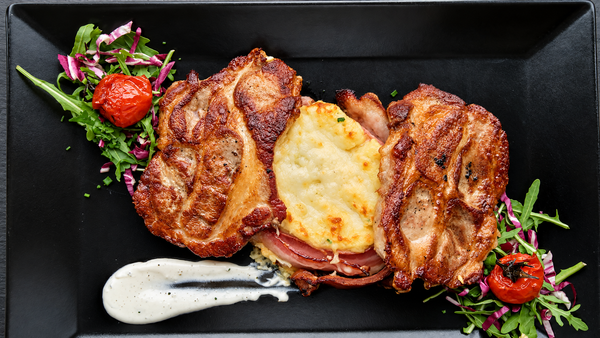 Ceafă de Porc Sous Vide cu Cartofi cu Rozmarin