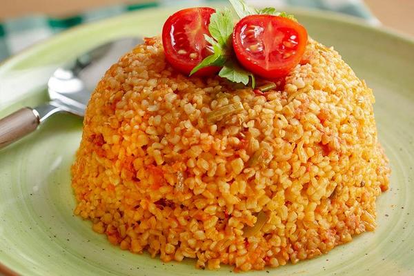 Bulgur cu Rosii si Ardei