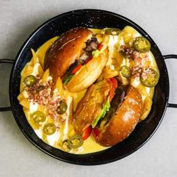 Burger "casa Ede" Smash de Vita cu Cartofi Prajiti