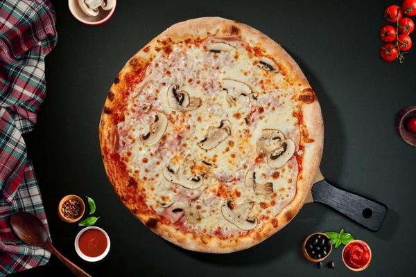 Pizza Prosciuto e Funghi
