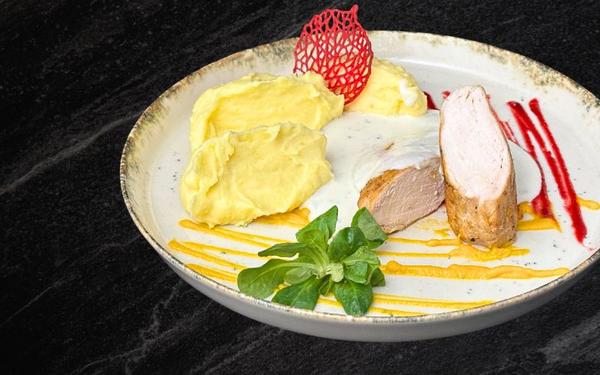 Pui Gorgonzola cu Crema de Cartofi