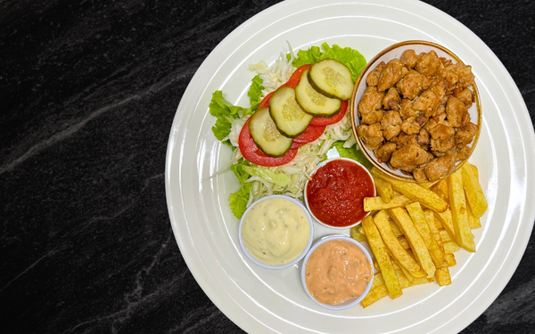 Farfurie vegana cu 3 sosuri