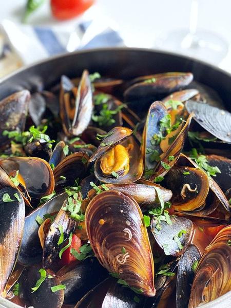 Scoici in Sos de Roșii