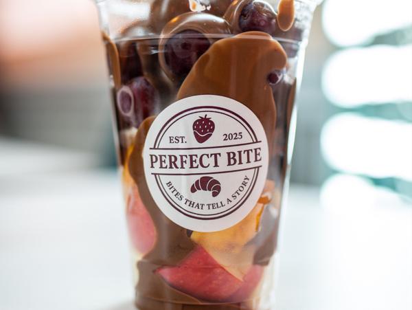 Pahar Mare Fructe în Ciocolată