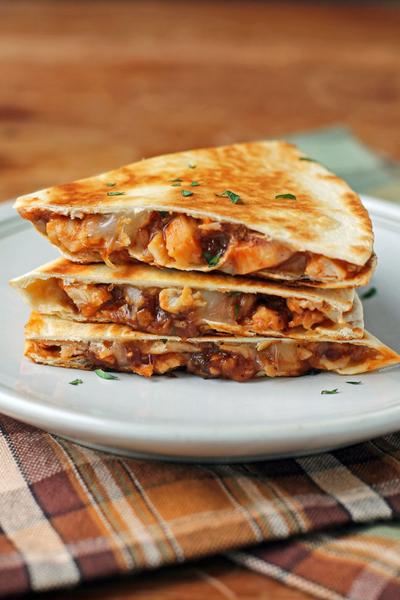 Quesadilla cu Pui BBQ