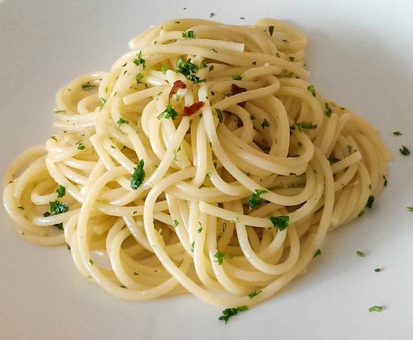 Spaghetti Aop (Aglio, Olio, Peperoncino) 