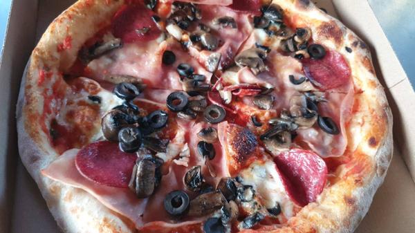 PIZZA QUATRRO STAGIONI / SOSUL PREGATIT IN BUCATARIA NOASTRA