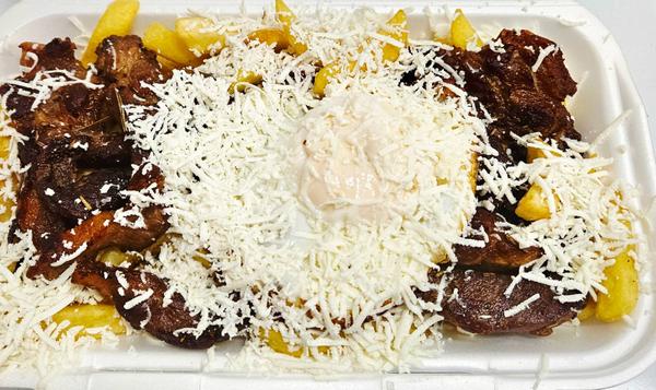 Pittipana (Ceafă Porc cu Cartofi Prăjiți, ou, brânză)