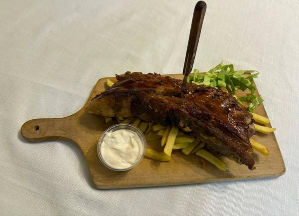 Coaste de porc cu cartofi pai