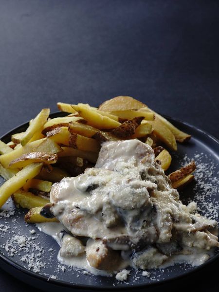 Scalopina de Pui cu cartofi proaspeti prajiti 250g/150g	