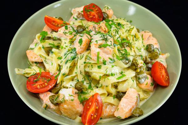 Tagliatelle cu somon 400g