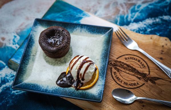 Lava Cake cu Inghetata de vanilie