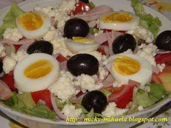 Salată Bulgărească