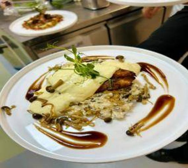 Șnițel Gratinat cu Orez Salbatic (850g)