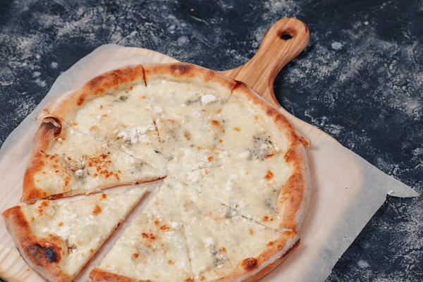 Pizza Quatro Formagi 