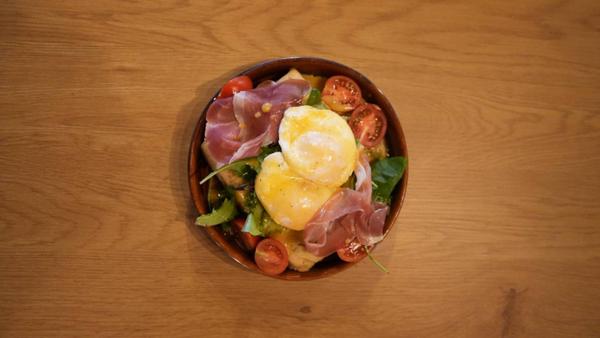 Benedict eggs in croissant